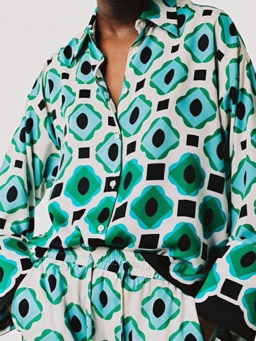 Zara Women’s Geometric Print Button Down Shirt in Blue Green & Black Sz S